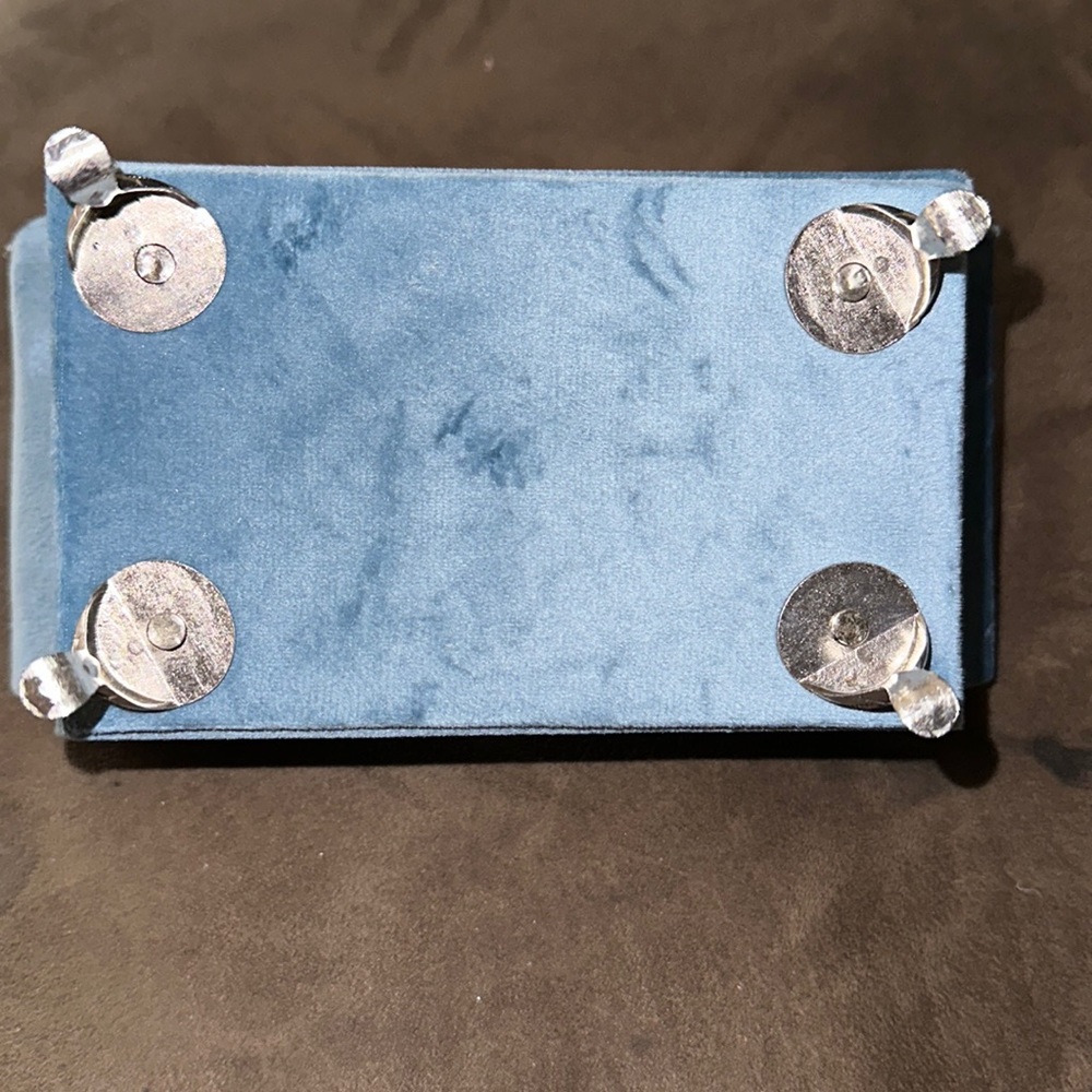 Velvet Sofa Shaped Jewelry Box. Color Haze Blue Gem